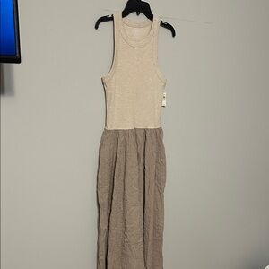 Aerie Cream and Tan Maxi Dress.Med. NWT. Ribbed bodice. Flowy skirt/pockets
